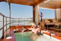 4-Day Amazon River Luxury Cruise from Iquitos on the 'Delfin I'