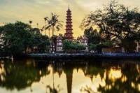 5-Tour Hanoi Package Including City Tour, Bat Trang and Halong Bay