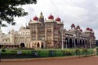 7-Day Temples of South India Tour including Bangalore to Chennai by Air