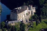 Ceský Sternberk Castle, Chateau Zleby, Kacina and Sedlec Ossuary with Lunch: Private Guided Day Tour from Prague