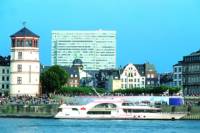 Düsseldorf Hop-On Hop-Off Bus Tour and Rhine River Sightseeing Cruise