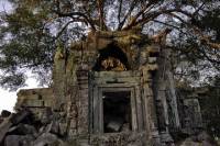 Day Trip to Beng Mealea Temple and Kampong Kleang from Siem Reap
