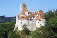 Day Trip to Dracula's Castle and Peles Castle from Bucharest