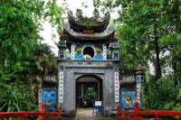 Explore Hanoi with Cyclo Ride and Water Puppet Show