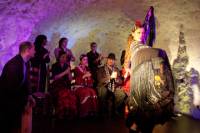 Granada Flamenco Show in Albaicin with Optional Dinner Including Hop-On Hop-Off Train