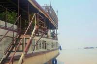 Half-Day Tour of Chong Khneas Floating Village and Tonle Sap Lake by Boat