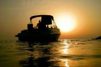 Half-Day Yacht Cruise to Queens Beach