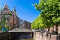 Hamburg Shore Excursion: Hop-On Hop-Off Tour with Harbor and Lake Alster Cruises