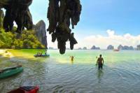 Hong Island Tour by Speed Boat from Krabi with Sightseeing and Kayaking