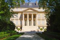 Médoc Chateau Dinner with Wine Pairing from Bordeaux