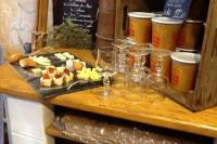 Marais Walking Tour with Cheese and Wine Tasting in Paris