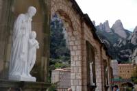 Montserrat Day Trip from Barcelona Including Lunch and Wine Tasting