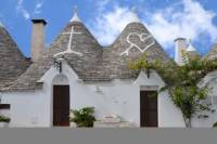 Overnight Alberobello Romantic Getaway with Candlelit Dinner and Massage