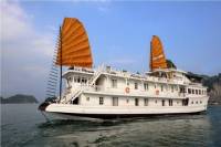 Overnight Halong Bay Cruise Including Transfer Service, and Kayaking or Bamboo Boat Activities