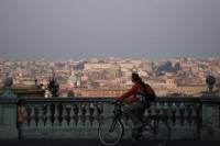 Panoramic Bike Tour of Rome with Dutch-Speaking Guide
