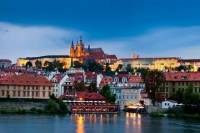 Prague by Night: Small-Group Walking Tour and Vltava River Cruise