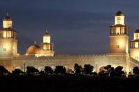 Private Amman Sightseeing Tour with Lunch: Jordan Museum, King Abdullah Mosque, Roman Theater, Citadel, Rainbow Street, Royal Automobile Museum