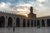 Private Guided Tour around Islamic Cairo: Mosques, Gates and Bazaar, including Lunch