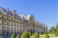 Private Napoleon Tour from Paris: Château de Malmaison and Les Invalides, Including Lunch