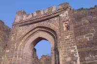 Private Tour: Ellora Caves, Daulatabad Fort, Bibi Ka Maqbara, Grishneshwar Jyotirling Temple and Panchakki from Aurangabad