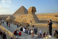 Private Tour: Giza Pyramids, Sphinx and Valley Temple with Lunch from Cairo