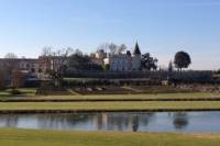 Private Tour: Médoc Route des Châteaux Wine Tasting from Bordeaux
