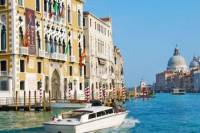 Private Tour: Venice Family Fun Boat Experience