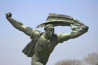Private Walking Tour: Budapest Communist History Including Memento Park
