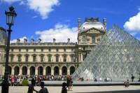 Skip the Line: Louvre Museum Walking Tour including Venus de Milo and Mona Lisa