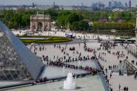 Small-Group Historic Paris Seine River Walk and Skip-the-Line Louvre Museum Tour