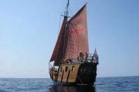 Split Sunset Sightseeing Cruise in a Traditional Karaka Replica