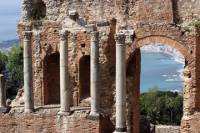 Taormina Walking Tour Including Skip-the-line Ticket to the Greek Theatre