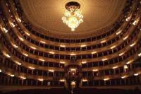 Viator Exclusive: Downtown Milan Highlights Duomo La Scala and Virtual Reality Experience