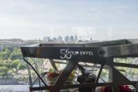 Viator Exclusive: Eiffel Tower Visit with Picnic-Style Lunch, Champagne and Trocadero View Seating