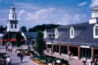 Woodbury Common Premium Outlets Shopping Tour from Manhattan
