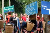 Xin Cheng Market Guided Day Tour from Sapa