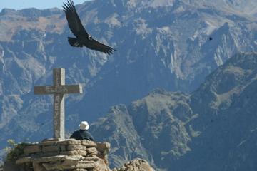 10-Day Tour from Lima: Machu Picchu, Lake Titicaca and Colca Canyon