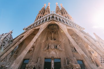 Sagrada Familia Guided Tour with Skip the Line Ticket