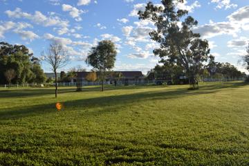 2-Day High Country Farm Stay Including Canberra Tour from Melbourne or Sydney