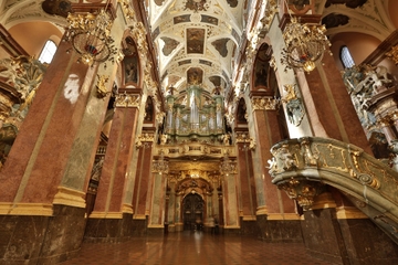 2-Day Krakow Combo: In the Footsteps of John Paul II, Pieskowa Skala Castle and Czestochowa Private Tour Including the 'Black Madonna
