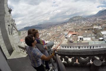 2-Day Quito Combo Tour: Airport Transfer, Old Town City Tour and Hostel Stay