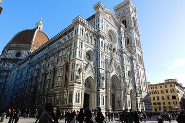 Skip the line: Uffizi and Accademia Small Group Hidden Highlights Walking Tour