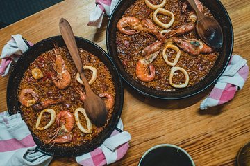 Paella Experience and Bottomless Wine in Barcelona