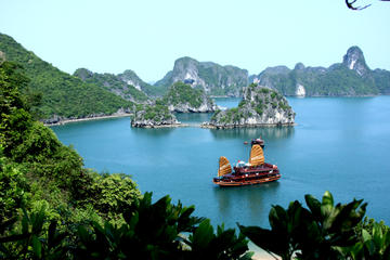 3-Day Hanoi and Halong Tour Including Overnight Cruise