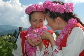 3 Night Valley Of Roses And Kings Tour from Sofia