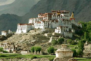 6-Day Himalayan Ladakh Tour: Buddhist Monasteries Lakes and Yaks from Leh