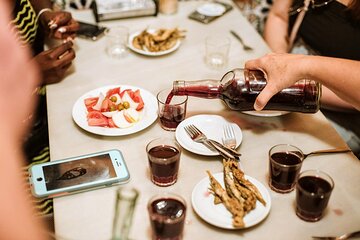 Barcelona Tapas, Taverns and Gothic Quarter History Tour