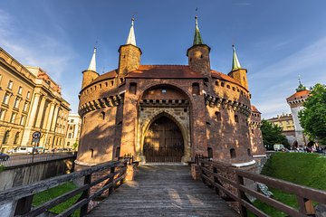 Old Town Krakow & Wawel Castle Walking Tour Old Town Krakow & Wawel Castle Walking Tour