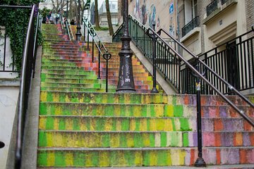 Paris: Montmartre and Sacre Coeur Private Tour for Kids and Families