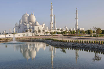 Abu Dhabi Sightseeing Tour: Sheik Zayed Mosque, Heritage Village and Gold Souk